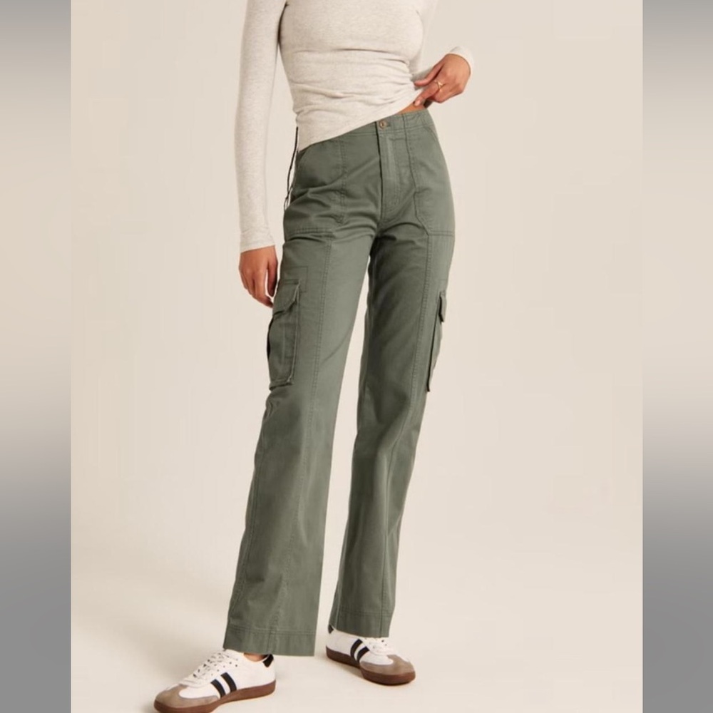 Abercrombie & Fitch Cargo Pants size 2
